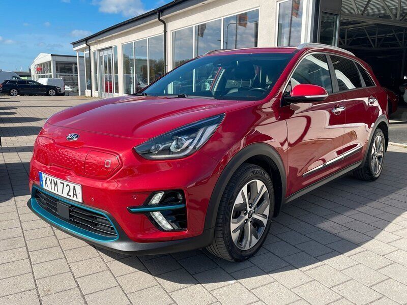 Röd (rödmetallic) Begagnad 2020 Kia e-Niro Advance SUV | 228 000 kr (Marknadspris) - Bild 1/4