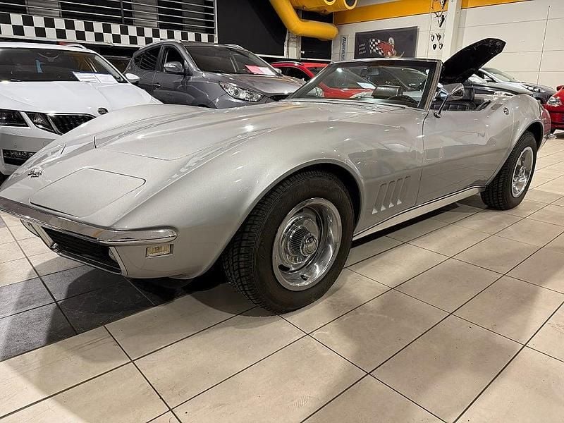 Begagnad Chevrolet Corvette Stingray 355 HK (261 kW) 1968 Grå Cab