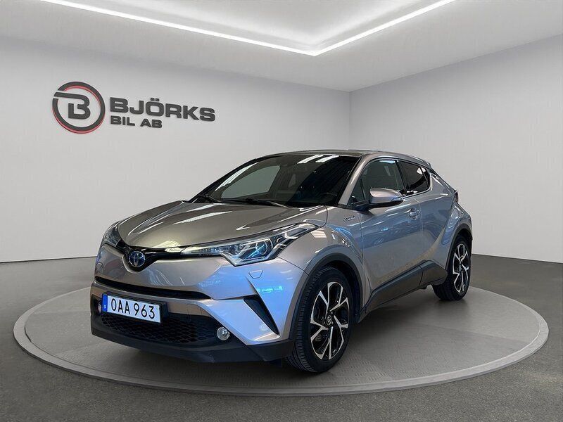 Mörkgrå Begagnad 2018 Toyota C-HR Edition SUV | 179 500 kr (Marknadspris) - Bild 1/4