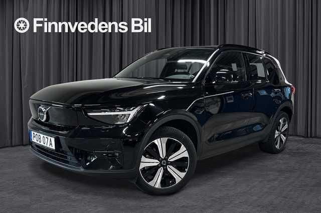 Svart Begagnad 2022 Volvo XC40 Plus SUV | 318 000 kr (Marknadspris) - Bild 1/4