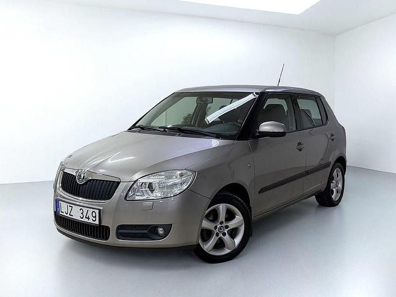 Begagnad Skoda Fabia 69 HK (50 kW) 2007 Brun Halvkombi
