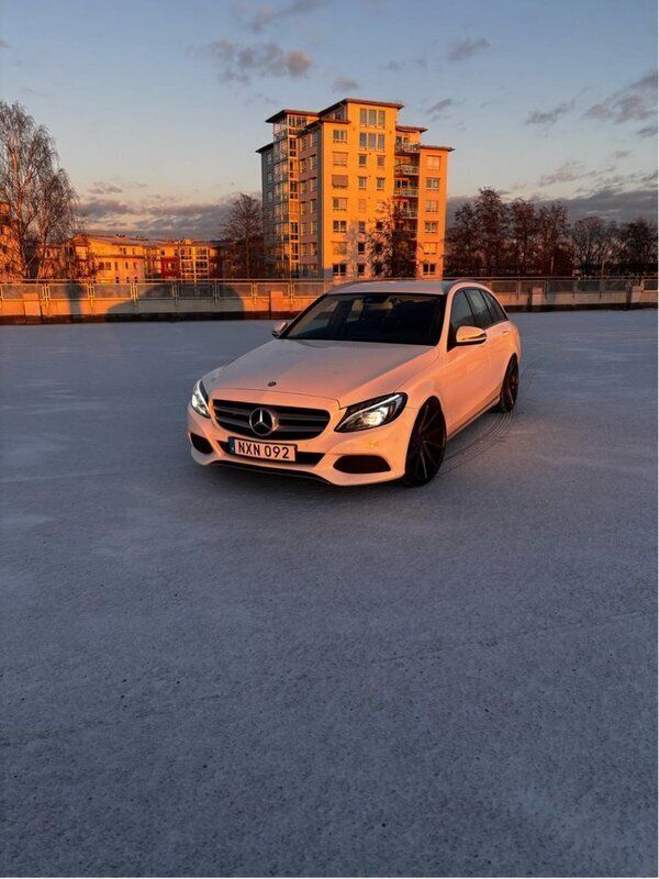 Vit Begagnad 2016 Mercedes C220 Kombi | 158 000 kr (Marknadspris) - Bild 1/4