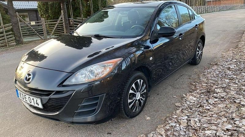 Svart Begagnad 2009 Mazda 3 Comfort Sedan | 34 800 kr (Marknadspris) - Bild 1/4