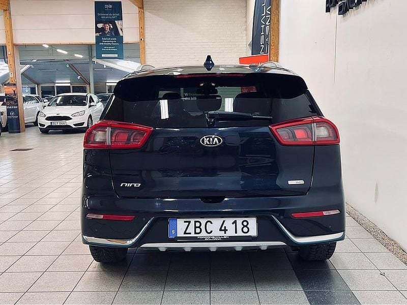 Begagnad Kia Niro Advance 105 HK (77 kW) 2017 Blå SUV