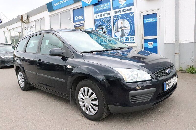 Blå Begagnad 2006 Ford Focus Kombi | 29 900 kr (Marknadspris) - Bild 1/4