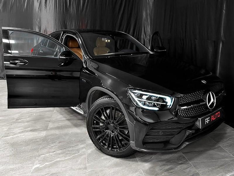 Begagnad Mercedes GLC300e AMG 211 HK (155 kW) 2020 Svart Sportkupé