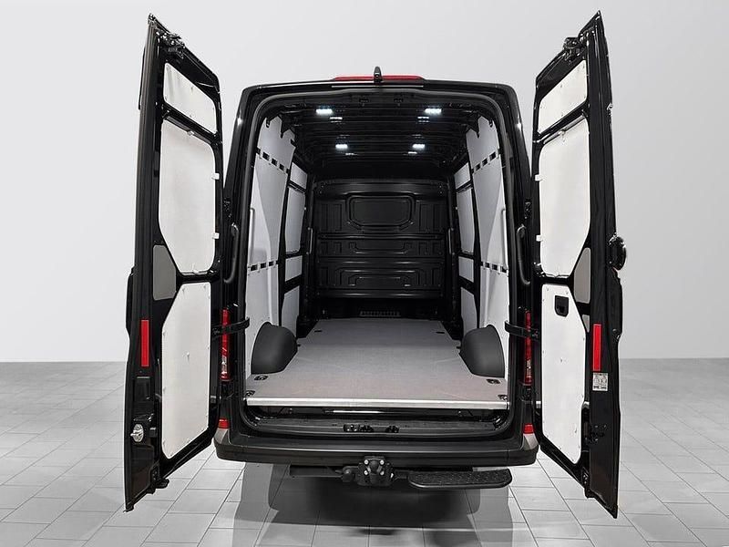 Ny VW Crafter 177 HK (130 kW) 2025 Svartmetallic Van