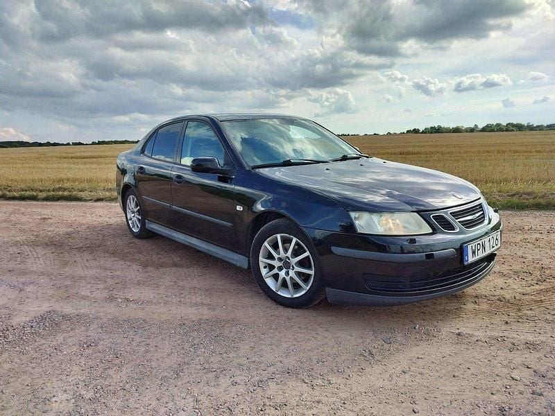 Svart Begagnad 2005 Saab 9-3 Linear Sedan | 19 500 kr (Lite dyr) - Bild 1/4