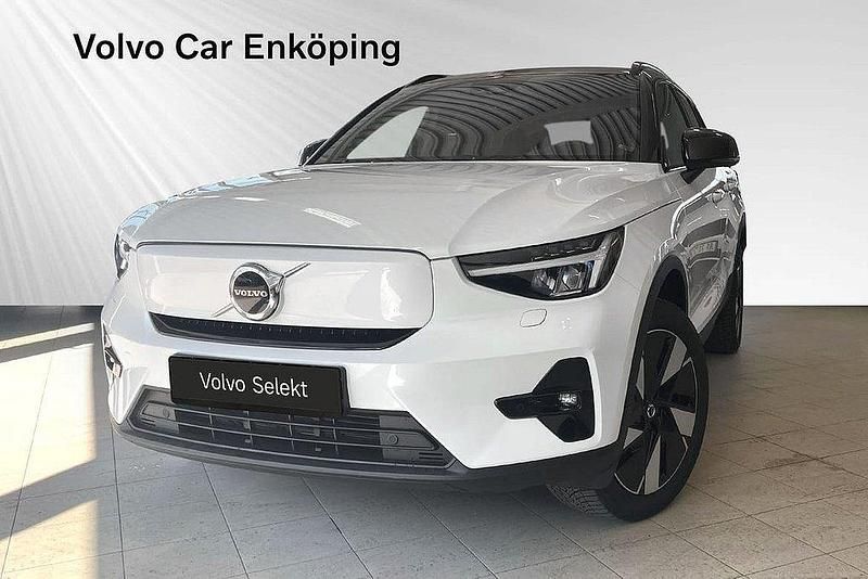 Vit Begagnad 2023 Volvo XC40 Plus SUV | 439 900 kr - Bild 1/3