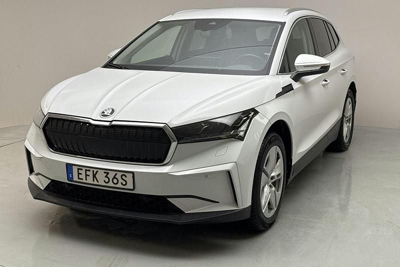 Vit Begagnad 2022 Skoda Enyaq iV SUV | 299 000 kr (Bra pris) - Bild 1/4