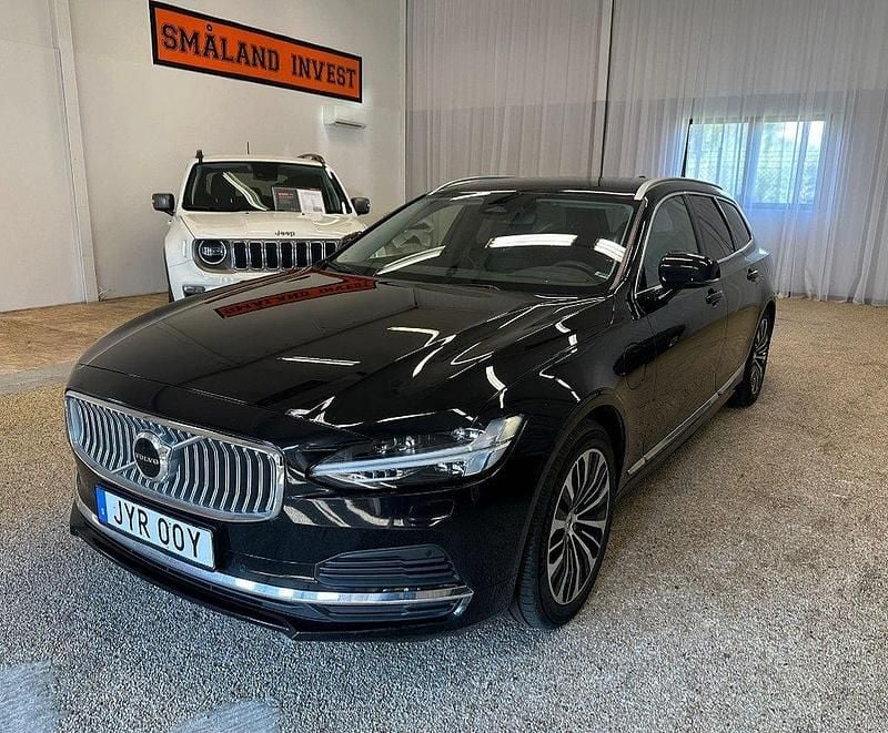 Svart Begagnad 2023 Volvo V90 Core Kombi | 349 900 kr (Bra pris) - Bild 1/4