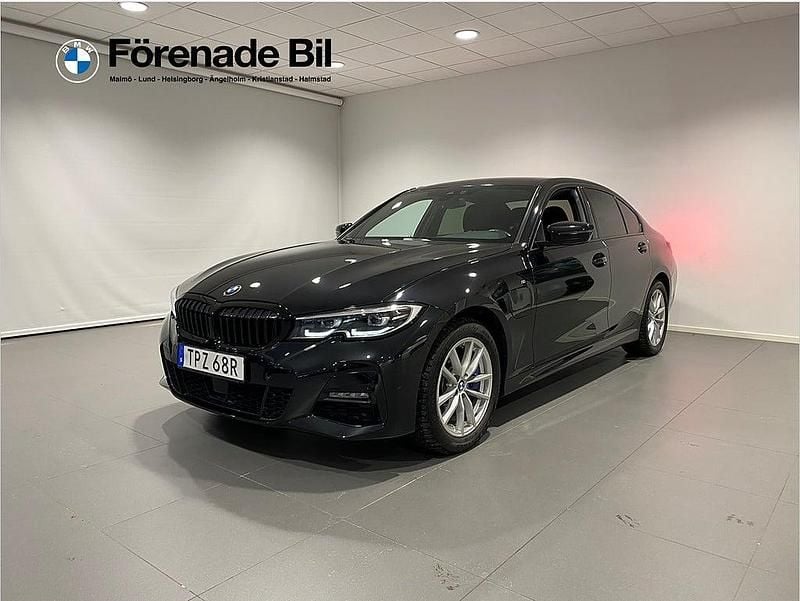 Svart Begagnad 2020 BMW 330e M Sport Sedan | 299 000 kr (Marknadspris) - Bild 1/4