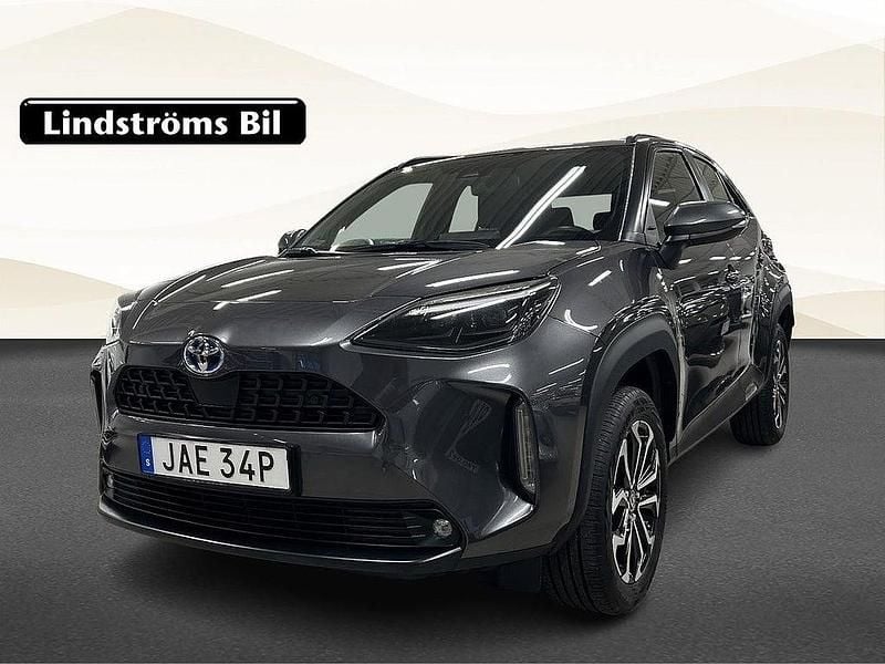 Mörkgrå Begagnad 2023 Toyota Yaris Cross Active SUV | 269 000 kr (Marknadspris) - Bild 1/3