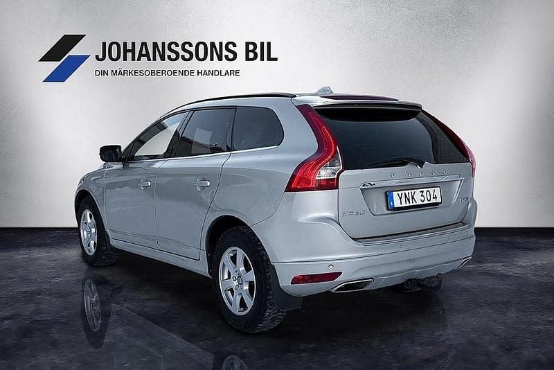 Begagnad Volvo XC60 Momentum 190 HK (139 kW) 2017 Brun SUV