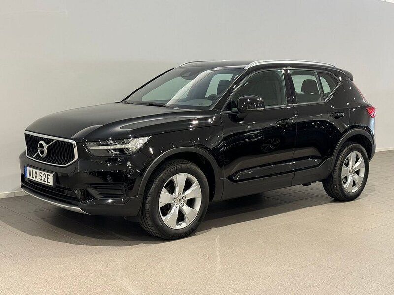 Svart Begagnad 2021 Volvo XC40 Momentum SUV | 259 500 kr (Bra pris) - Bild 1/3