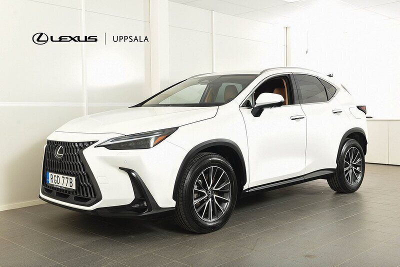 Vit Begagnad 2023 Lexus NX450h+ Executive Line SUV | 614 900 kr (Lite dyr) - Bild 1/4