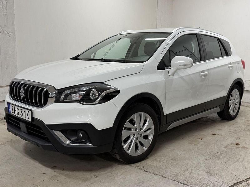 Vit Begagnad 2019 Suzuki SX4 S-Cross Kombi | 154 900 kr - Bild 1/4
