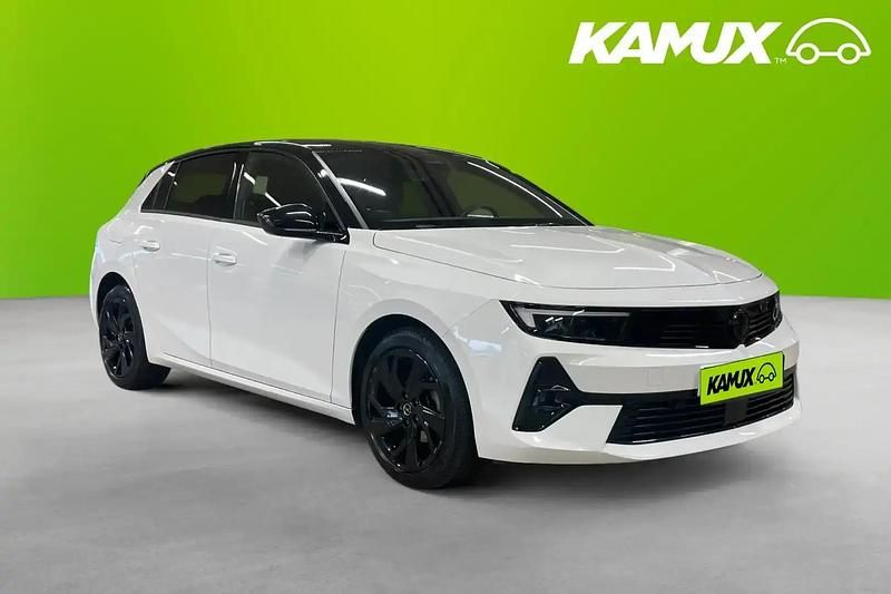 Vit Begagnad 2022 Opel Astra GS Line Halvkombi | 212 800 kr (Marknadspris) - Bild 1/4