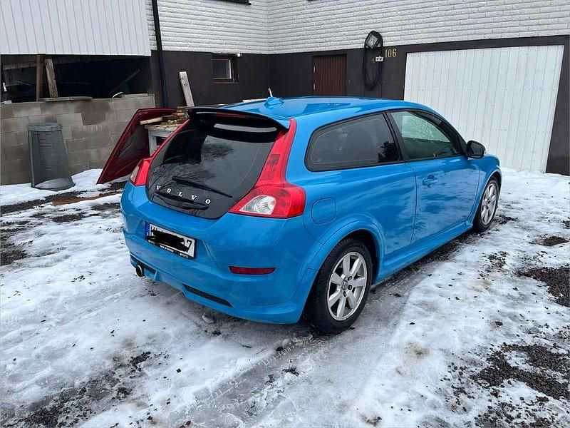 Rebel blue Begagnad 2012 Volvo C30 R-Design Momentum Halvkombi | 57 000 kr (Marknadspris) - Bild 1/4