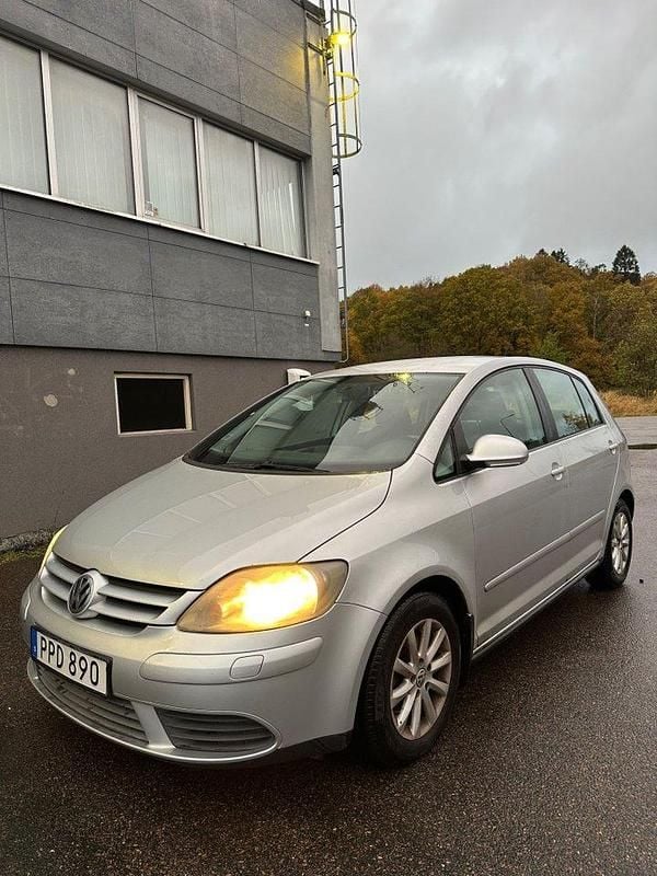 Silver Begagnad 2006 VW Golf Plus Cross Trendline Minibuss | 29 900 kr (Bra pris) - Bild 1/4