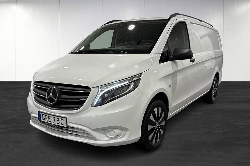 Vit Begagnad 2021 Mercedes Vito Van | 369 900 kr - Bild 1/4