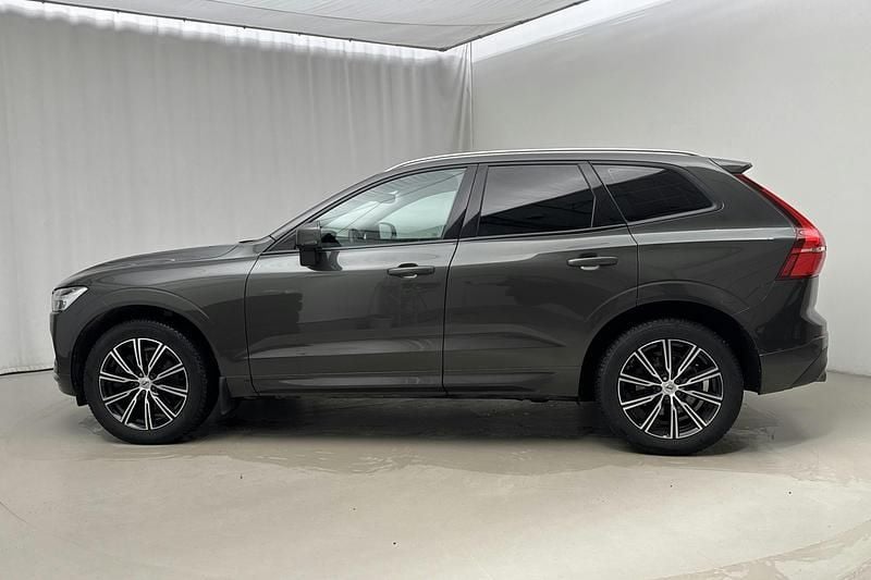 Begagnad Volvo XC60 Momentum 250 HK (183 kW) 2020 Mörkgrå SUV