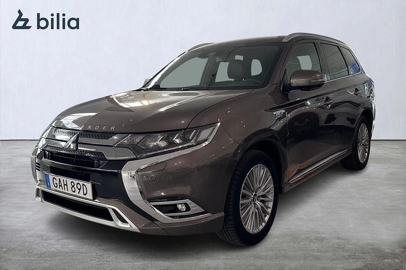 Brun Begagnad 2019 Mitsubishi Outlander P-HEV SUV | 189 900 kr (Marknadspris) - Bild 1/3