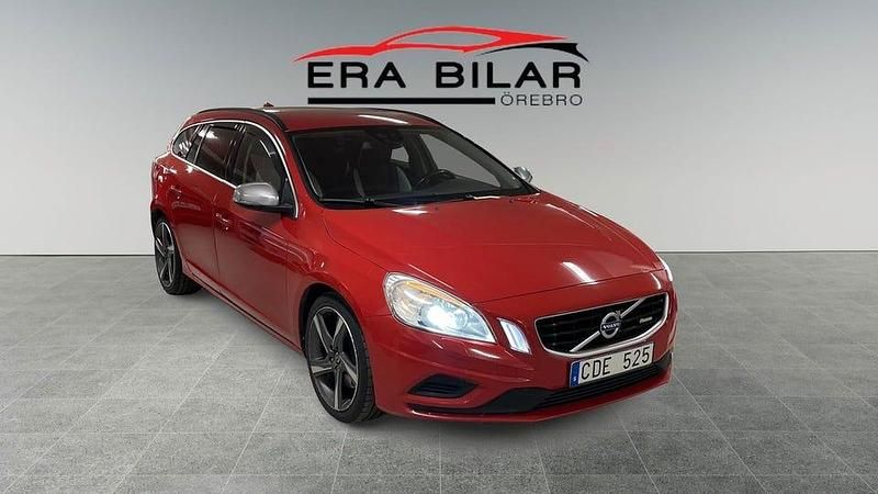 Röd Begagnad 2011 Volvo V60 R-Design Kombi | 79 800 kr (Marknadspris) - Bild 1/4