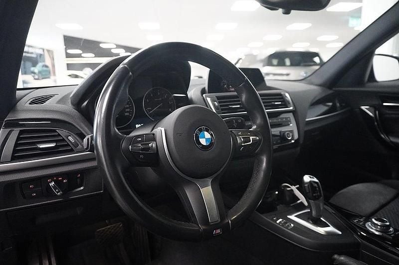 Begagnad BMW 118 M Sport 150 HK (110 kW) 2016 Grå Halvkombi