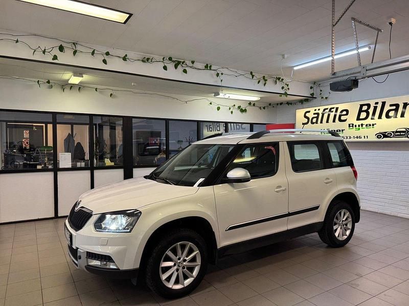 Vit Begagnad 2015 Skoda Yeti Outdoor SUV | 89 900 kr - Bild 1/4