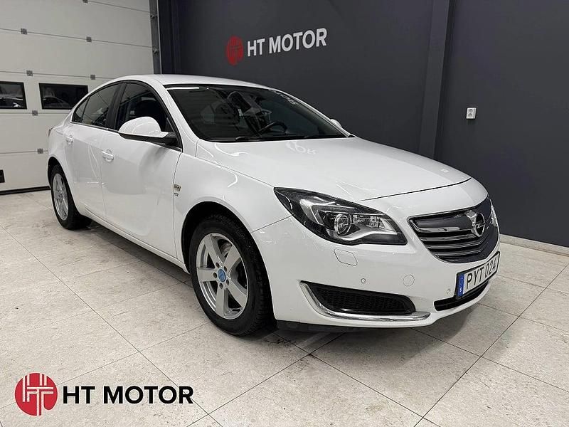 Vit Begagnad 2014 Opel Insignia Halvkombi | 129 900 kr (Dyr) - Bild 1/4