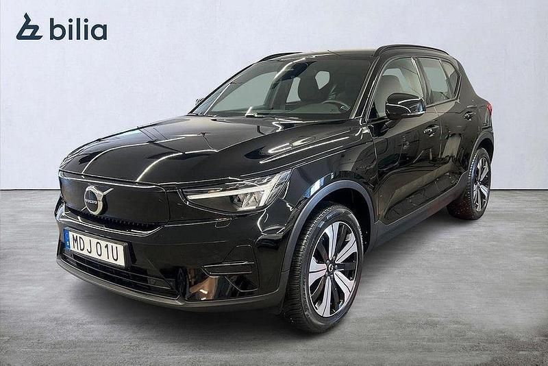 Svart Begagnad 2022 Volvo XC40 Core SUV | 369 000 kr - Bild 1/3