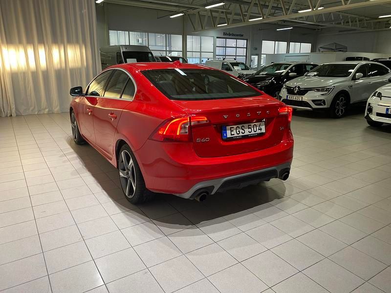 Begagnad Volvo S60 Business Edition 192 HK (141 kW) 2016 Röd Sedan