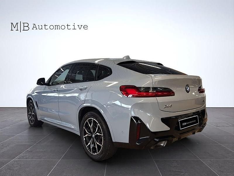 Begagnad BMW X4 M Sport 184 HK (135 kW) 2024 Grå SUV