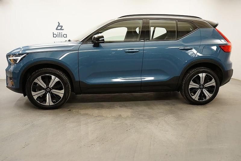 Begagnad Volvo XC40 Plus 175 kW (238 HK) 2022 Blå SUV