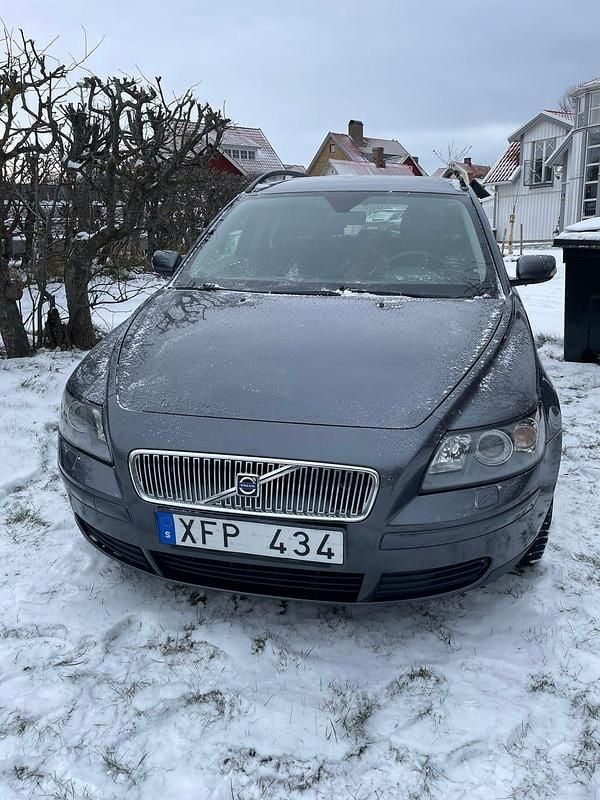 Begagnad 2006 Volvo V50 Kombi | 35 000 kr (Bra pris) - Bild 1/4