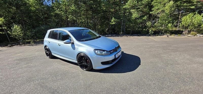 Blå Begagnad 2010 VW Golf VI Halvkombi | 44 000 kr (Marknadspris) - Bild 1/3
