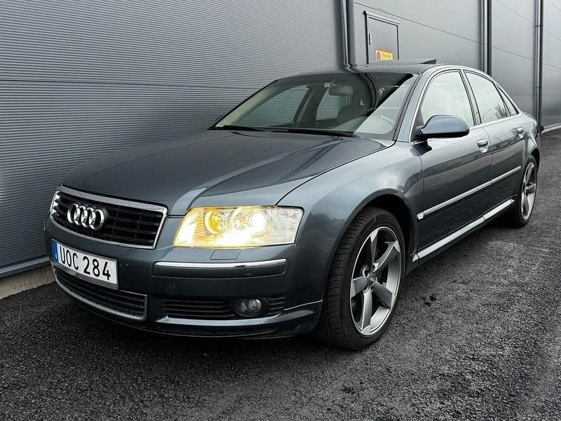 Begagnad Audi A8 335 HK (246 kW) 2004 Grå Sedan