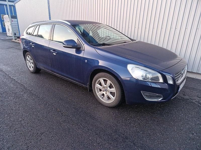 Begagnad Volvo V60 Ocean Race 150 HK (110 kW) 2011 Blåmetallic Kombi