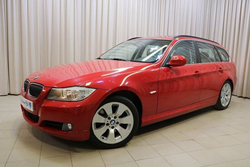 Röd Begagnad 2010 BMW 325 Comfort Edition Kombi | 119 900 kr (Marknadspris) - Bild 1/4