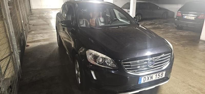 Begagnad 2015 Volvo XC60 SUV | 175 000 kr - Bild 1/4