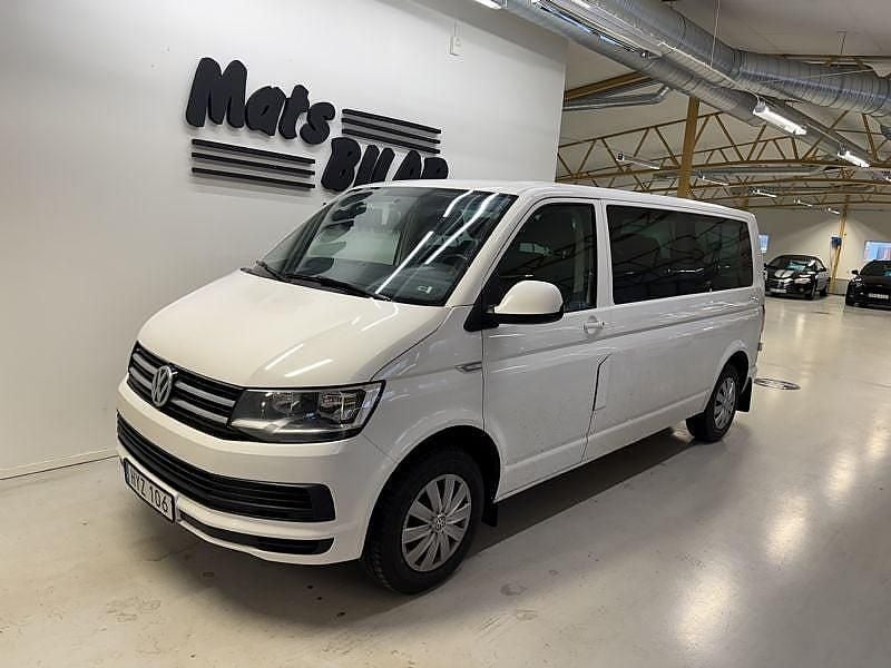 Vit Begagnad 2015 VW Caravelle Comfortline Minibuss | 189 900 kr (Marknadspris) - Bild 1/4