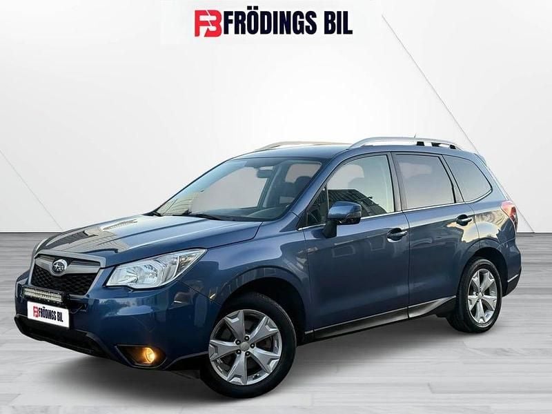 Mörkblå (blå) Begagnad 2013 Subaru Forester SUV | 64 900 kr (Marknadspris) - Bild 1/4