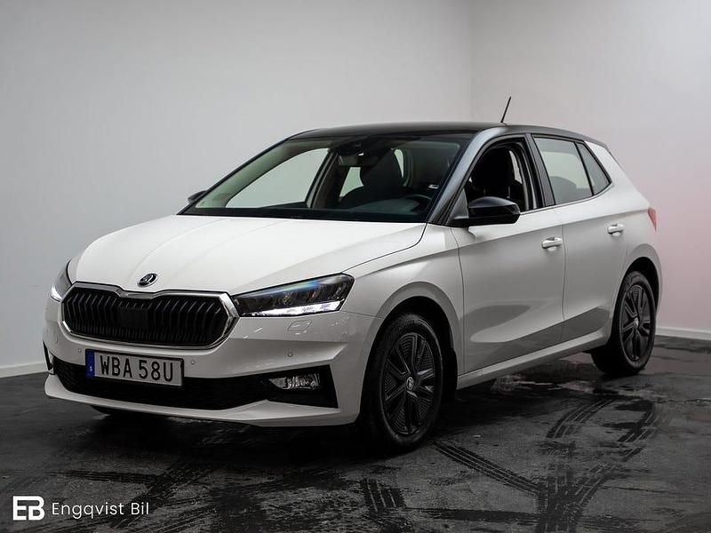 Begagnad Skoda Fabia Comfort 110 HK (80 kW) 2023 Vit Halvkombi