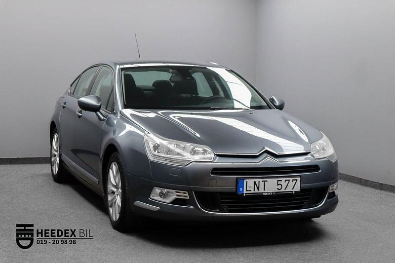 Grå Begagnad 2010 Citroën C5 Sedan | 54 800 kr (Dyr) - Bild 1/4