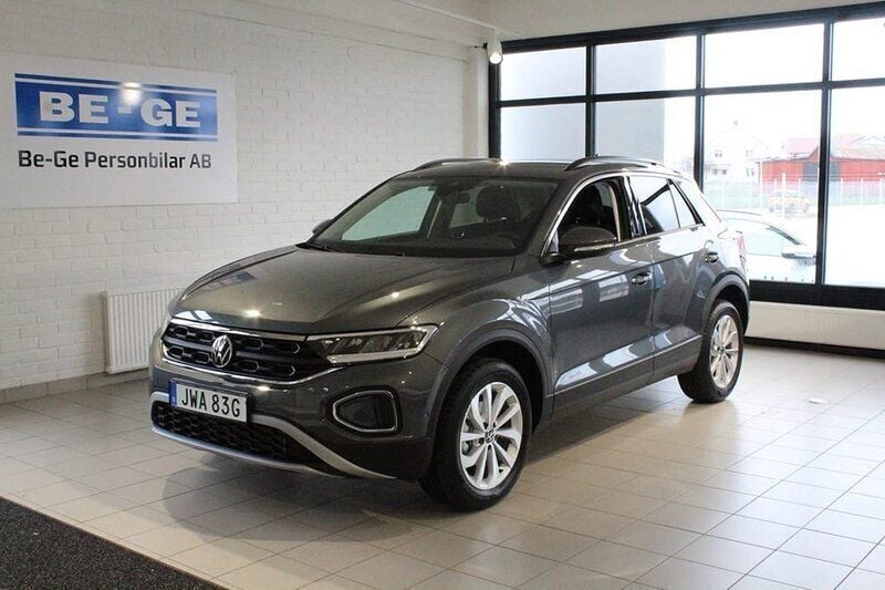 Grå Ny 2025 VW T-Roc SUV | 380 000 kr (Marknadspris) - Bild 1/4