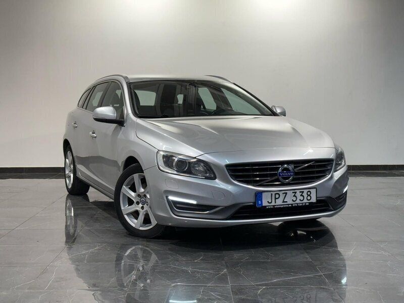 Begagnad 2015 Volvo V60 Summum Kombi | 99 000 kr - Bild 1/4