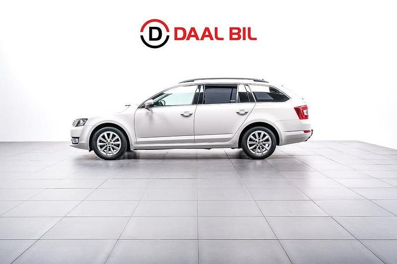 Vit Begagnad 2016 Skoda Octavia Comfort Kombi | 128 700 kr (Marknadspris) - Bild 1/4