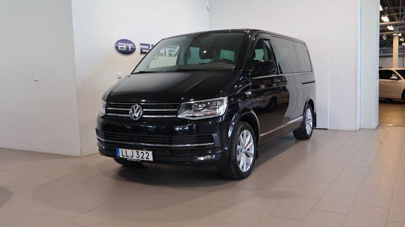 Svart Begagnad 2016 VW Multivan Highline Minibuss | 438 900 kr (Marknadspris) - Bild 1/4