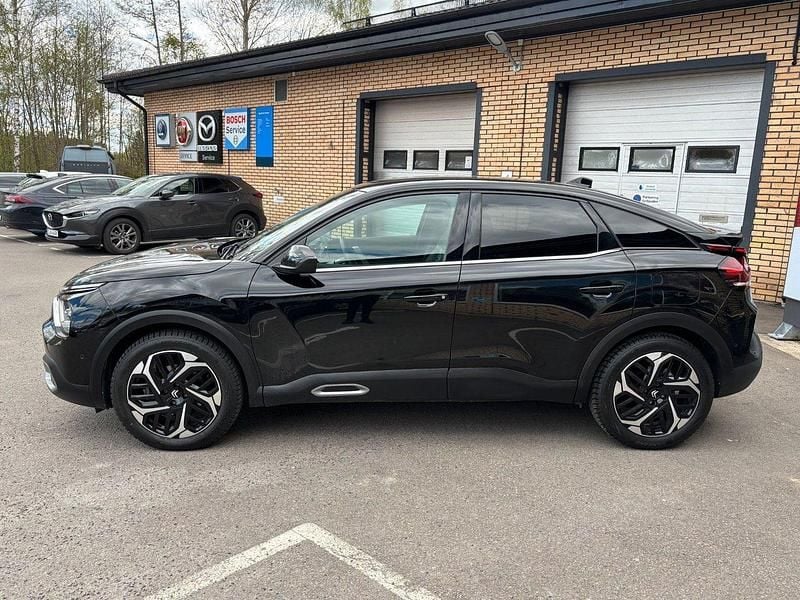 Begagnad Citroën C4 PureTech 131 HK (96 kW) 2023 Svart perla nera metallic Halvkombi